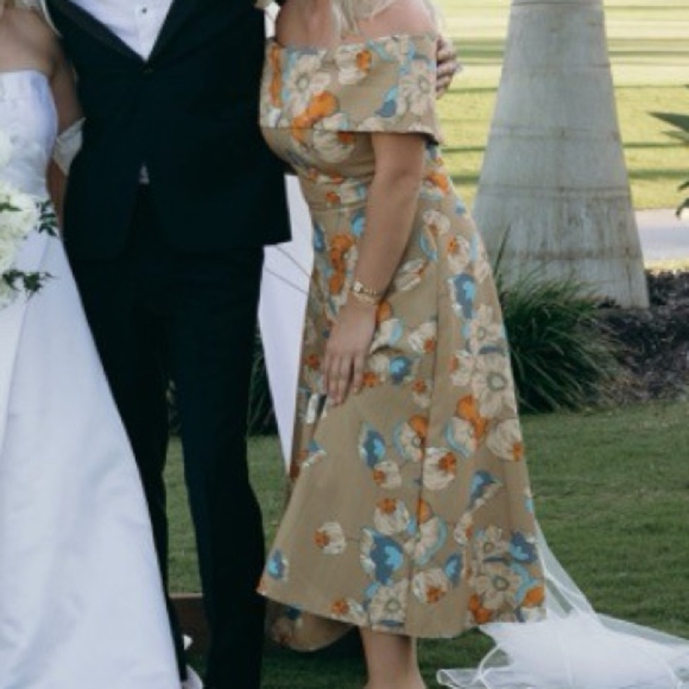Off the sholder mid length dress